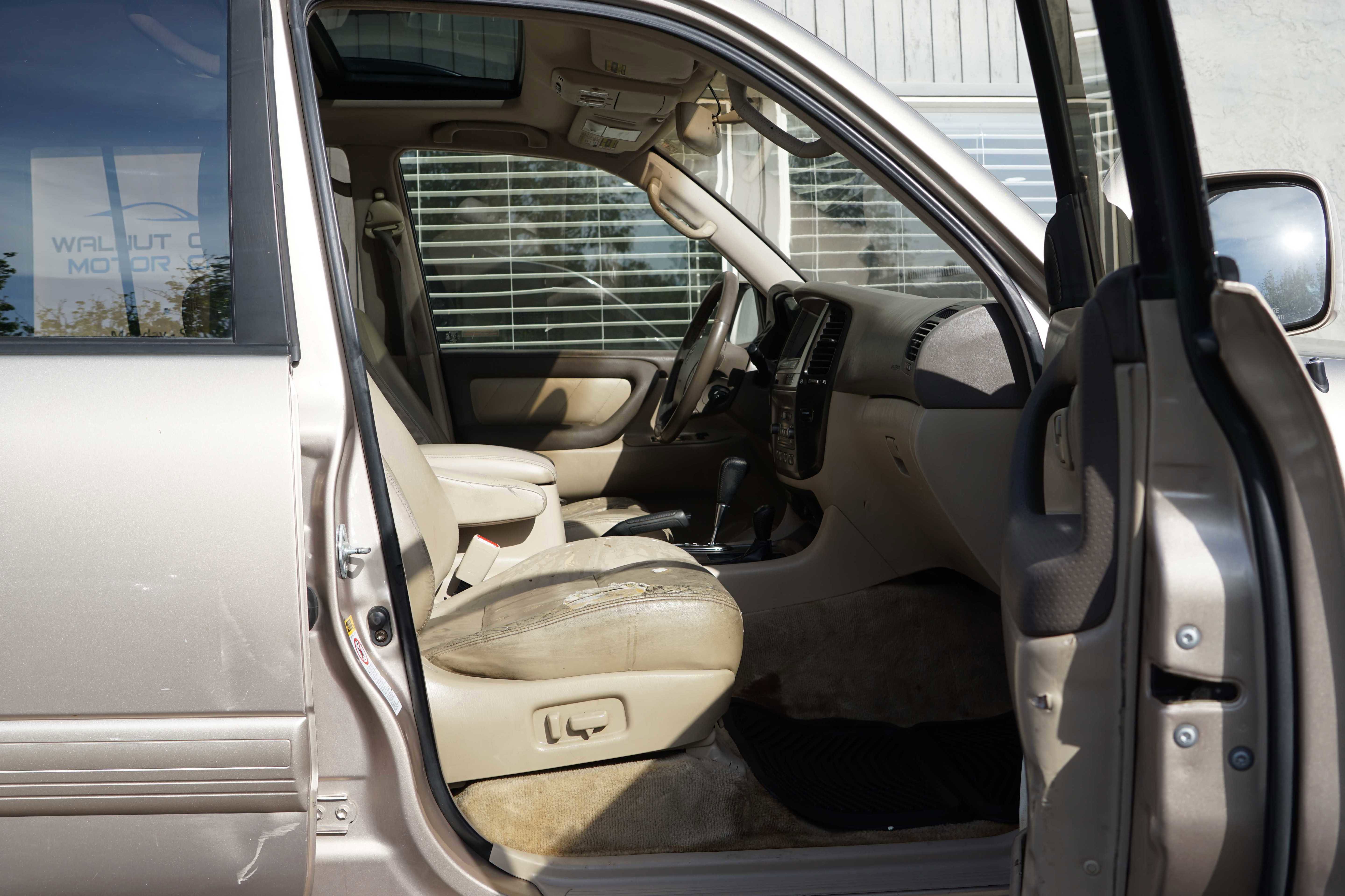 Used 2003 Toyota Land Cruiser image 35