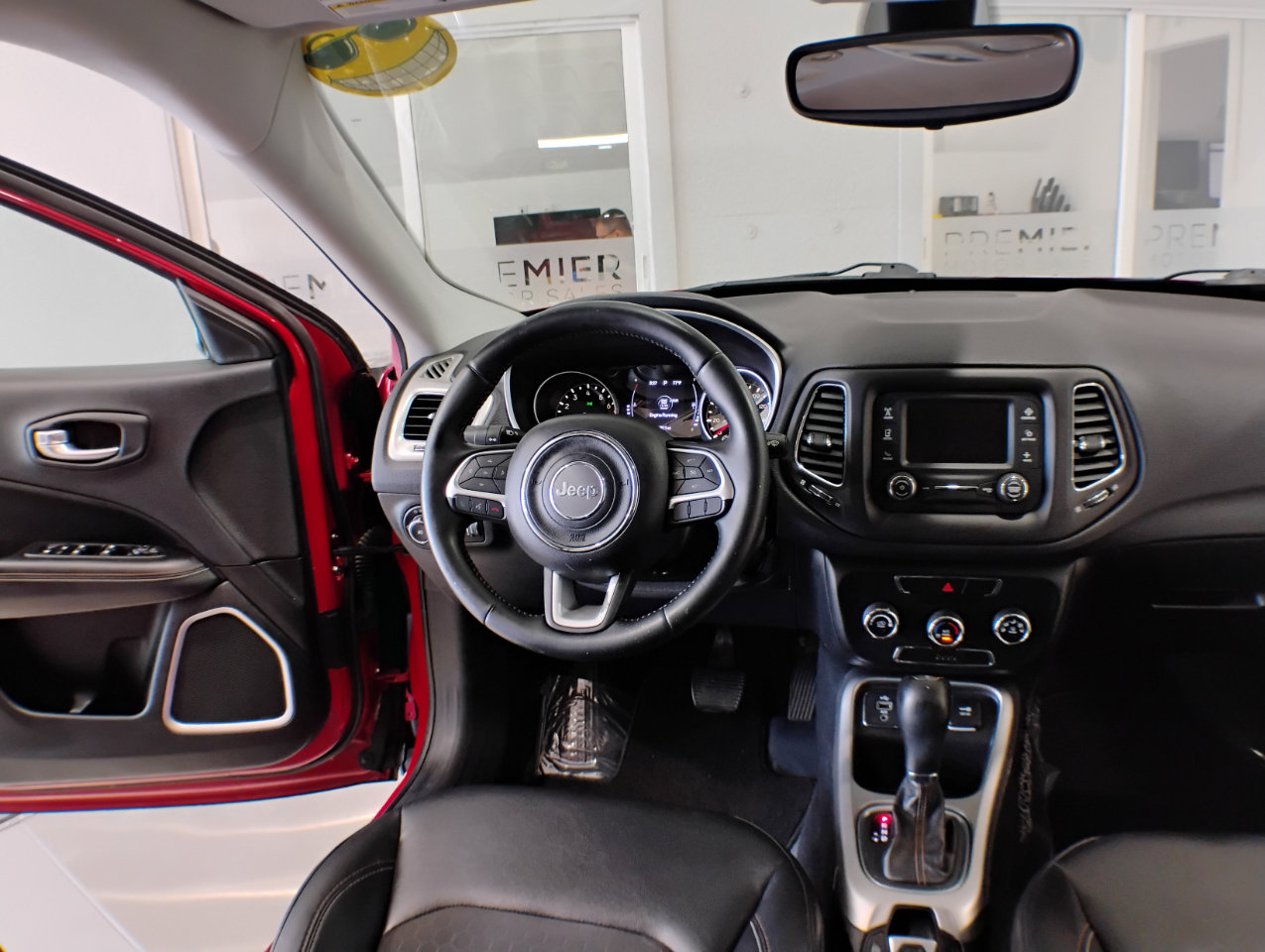 Used 2018 Jeep Compass Latitude image 26