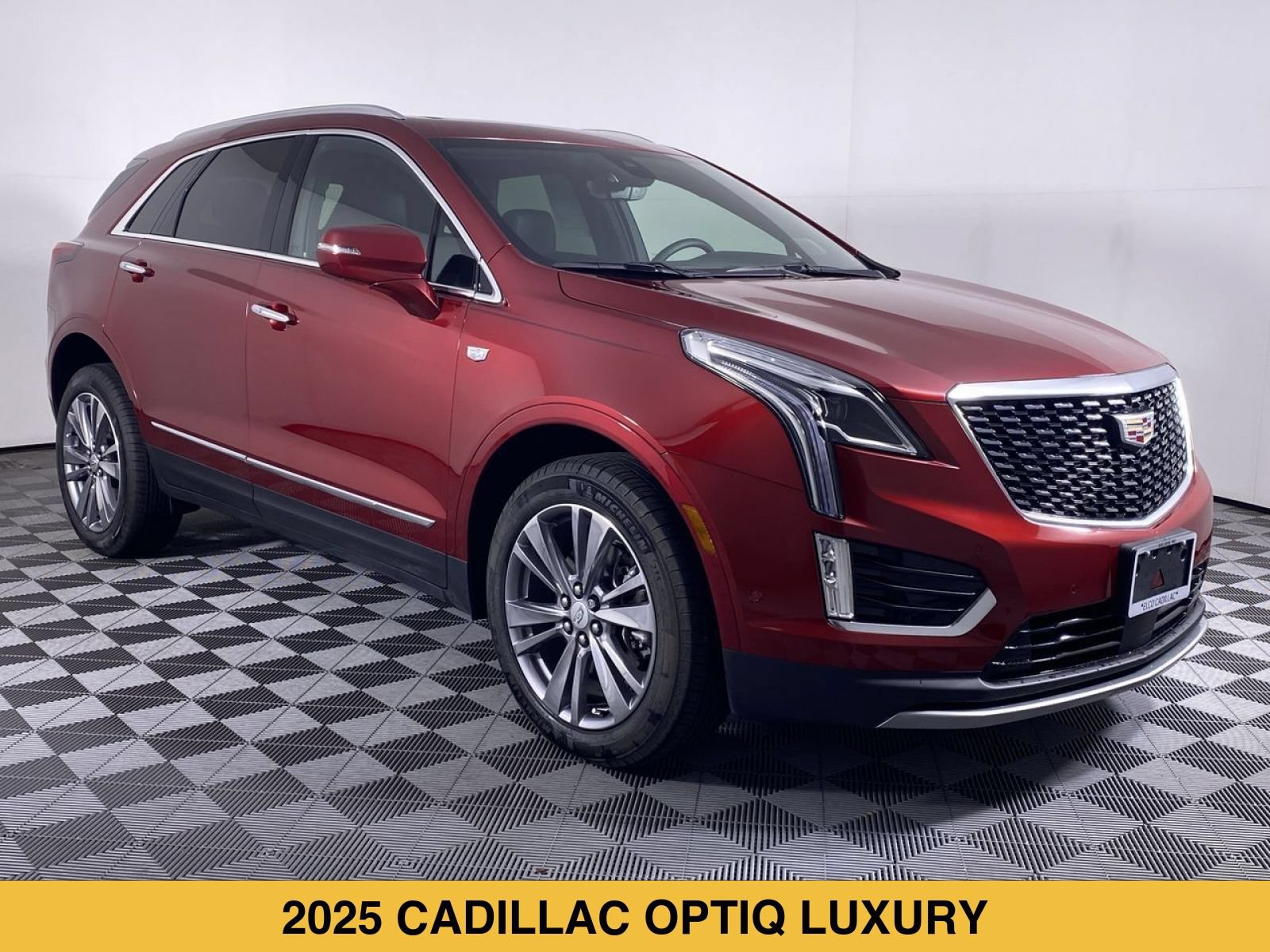 Certified 2025 Cadillac Optiq Luxury 2 AWD/4WD image 21