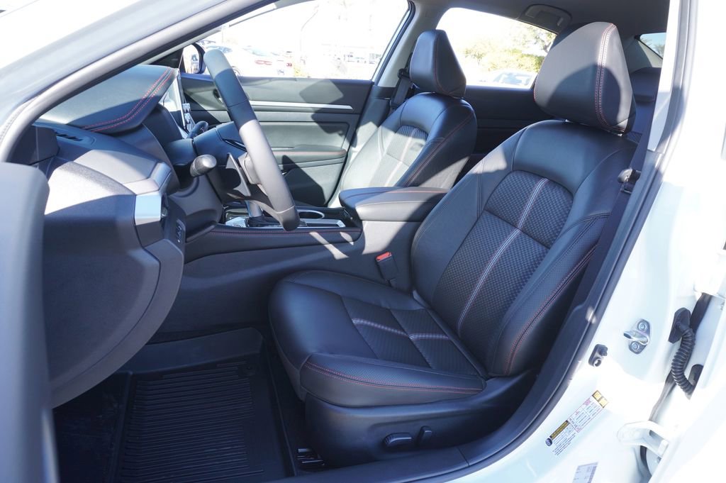 Certified 2025 Nissan Altima 2.5 SR image 13