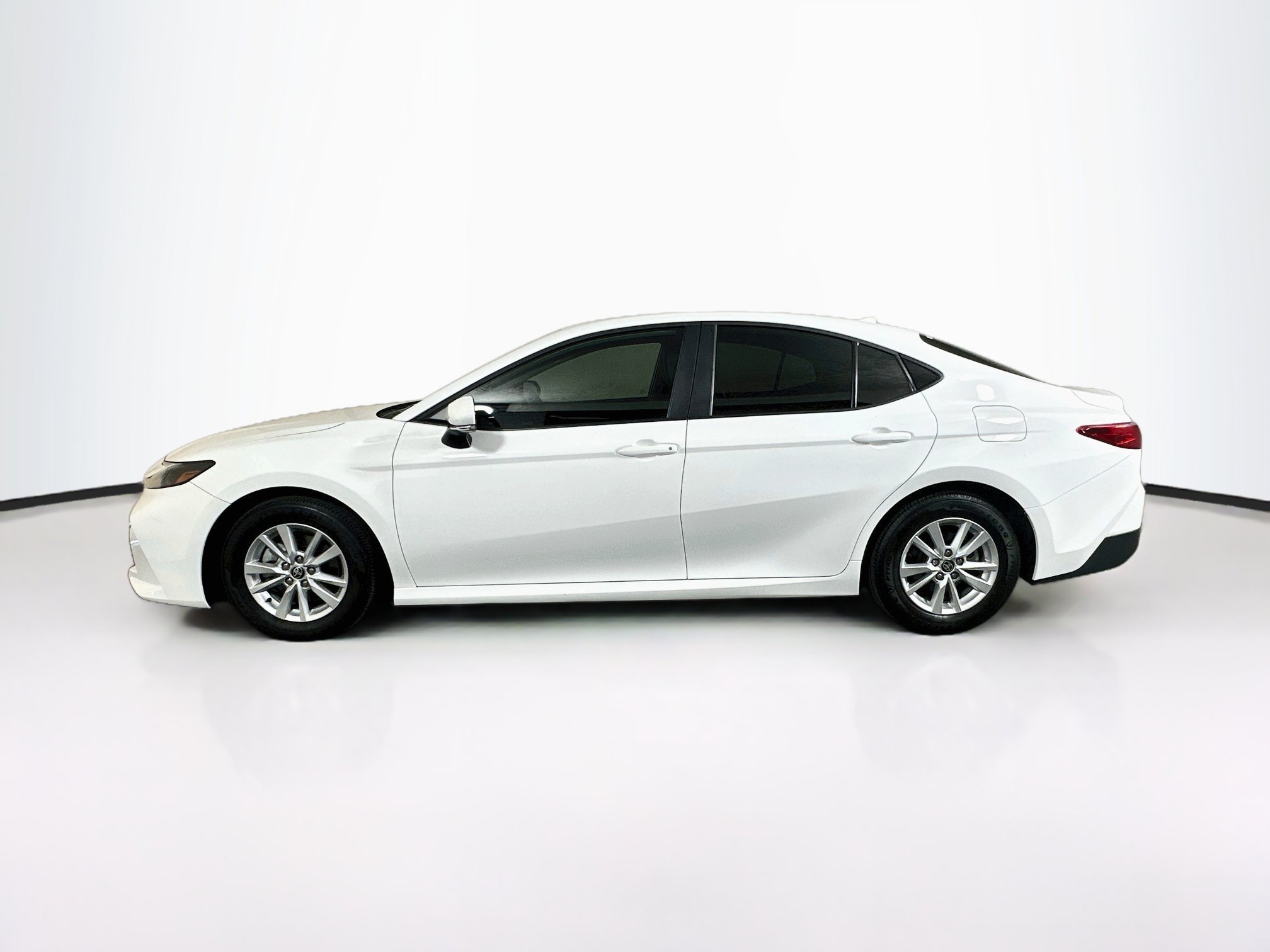 Used 2025 Toyota Camry LE FWD image 6