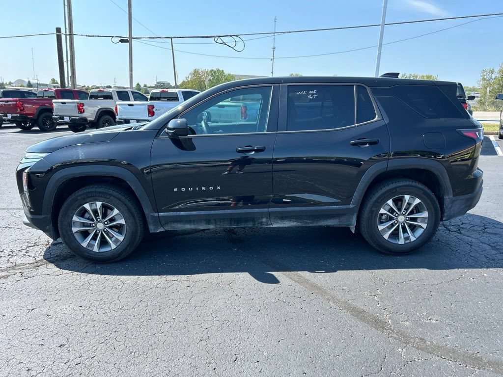Used 2026 Chevrolet Equinox LT AWD/4WD image 8