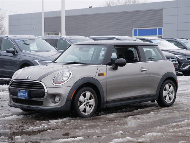 Used 2018 MINI Cooper 2-Door Hardtop w/ Cold Weather Package image 3