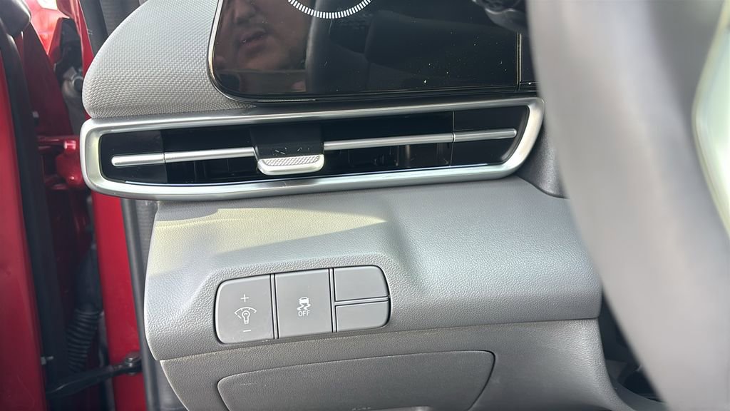 Used 2025 Hyundai Elantra SEL image 15