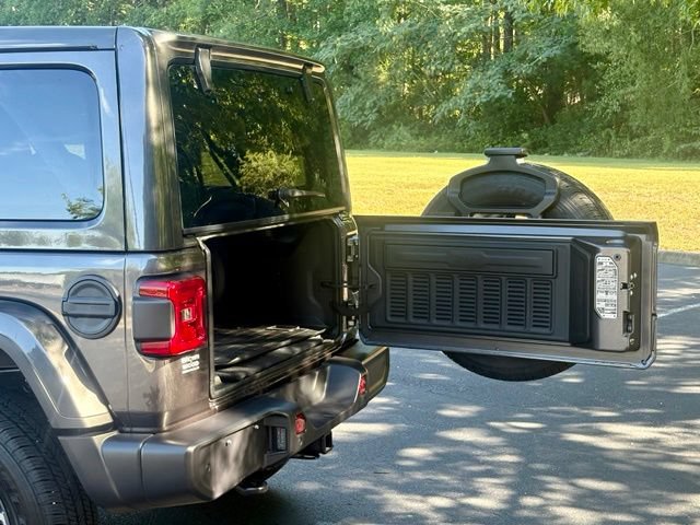 Used 2025 Jeep Wrangler Unlimited Sahara AWD/4WD image 17