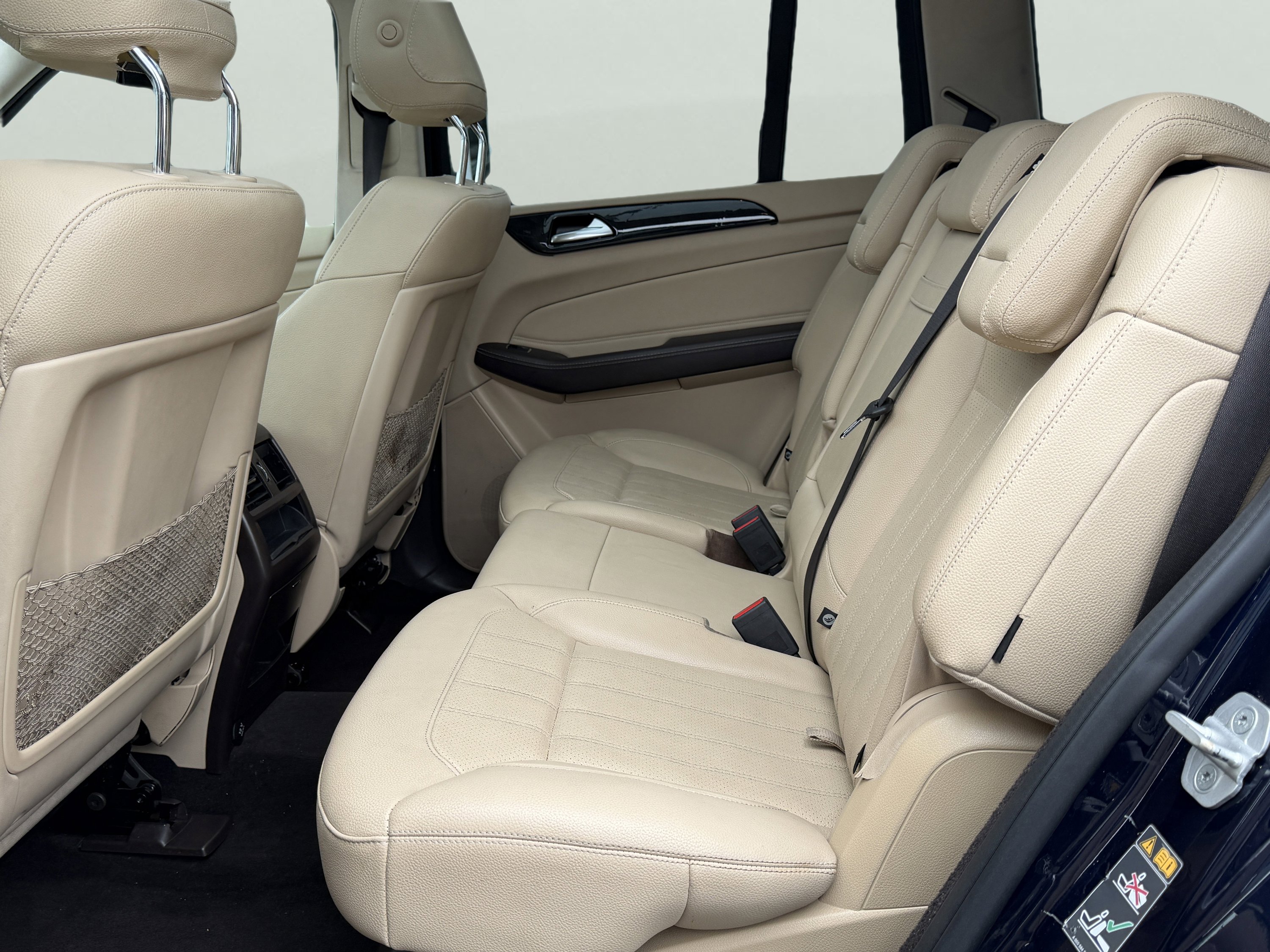 Used 2018 Mercedes-Benz GLS 450 4MATIC w/ Premium Package image 31