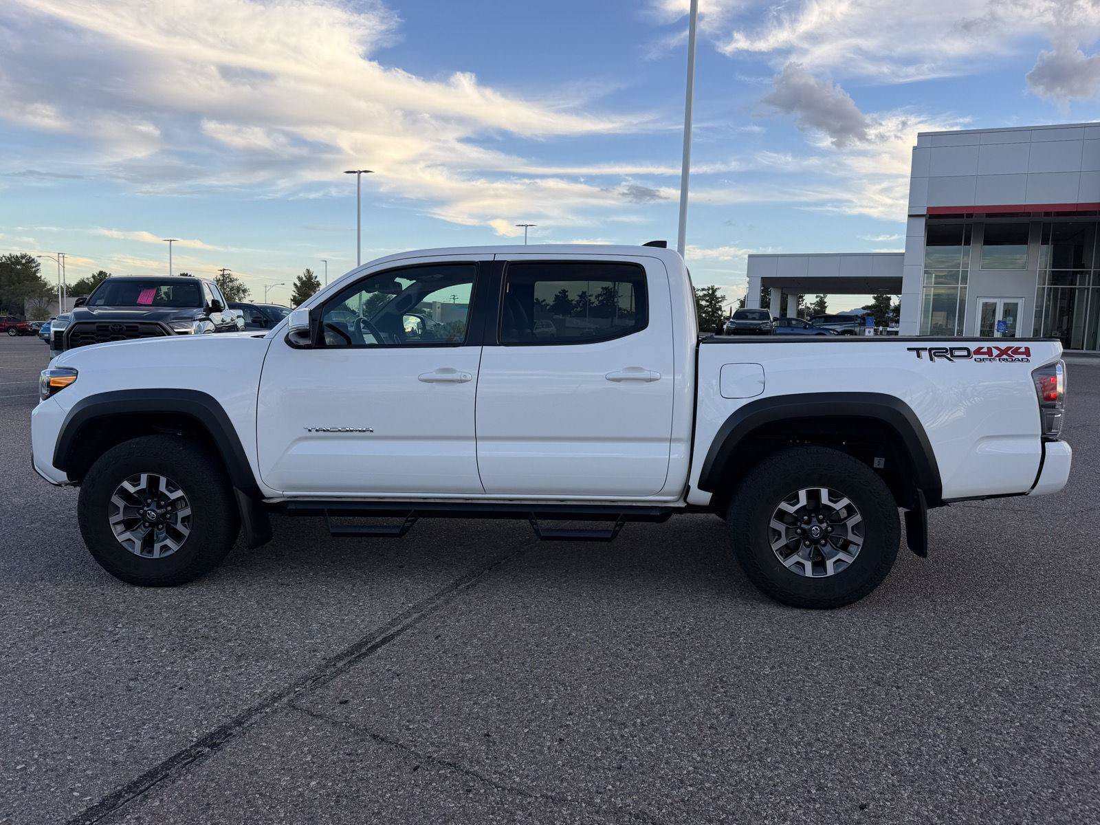 Used 2023 Toyota Tacoma TRD Off-Road w/ TRD Premium Off Road Package AWD/4WD image 2
