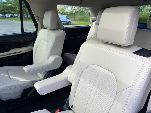 Used 2023 Ford Expedition Platinum AWD/4WD image 24