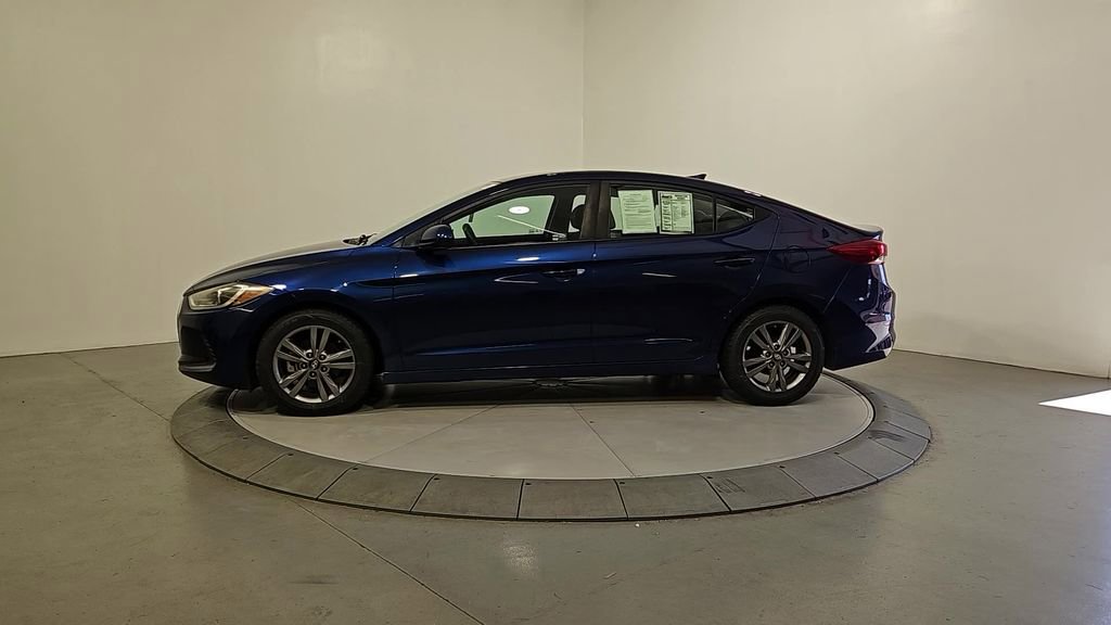 Used 2017 Hyundai Elantra SE FWD video 2