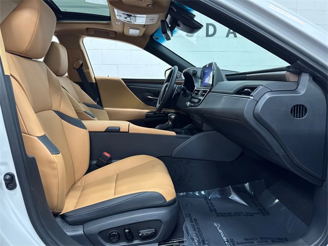 New 2025 Lexus ES 350 w/ Premium Package image 9