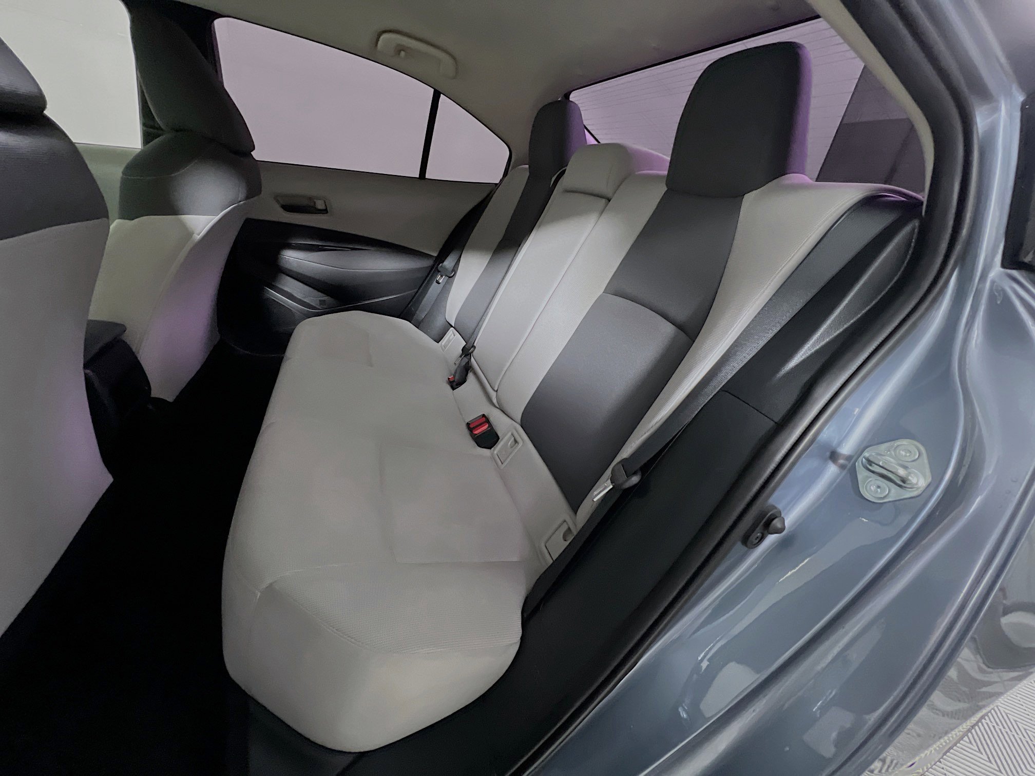 Used 2022 Toyota Corolla LE image 27