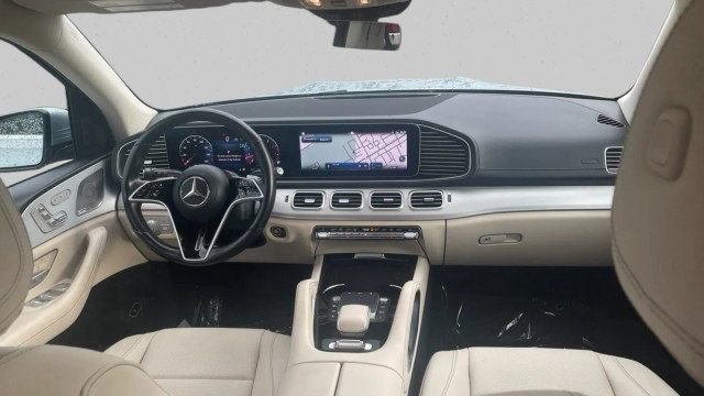 Used 2024 Mercedes-Benz GLS 450 4MATIC image 14