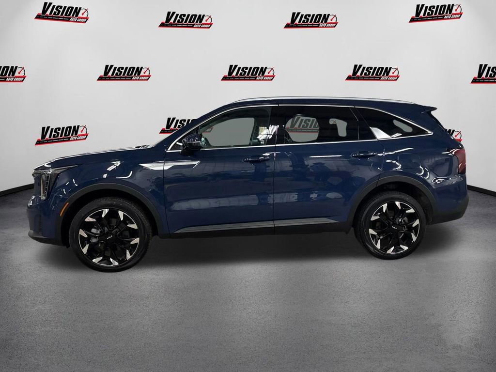 Certified 2025 Kia Sorento EX w/ Panoramic Sunroof Package image 8