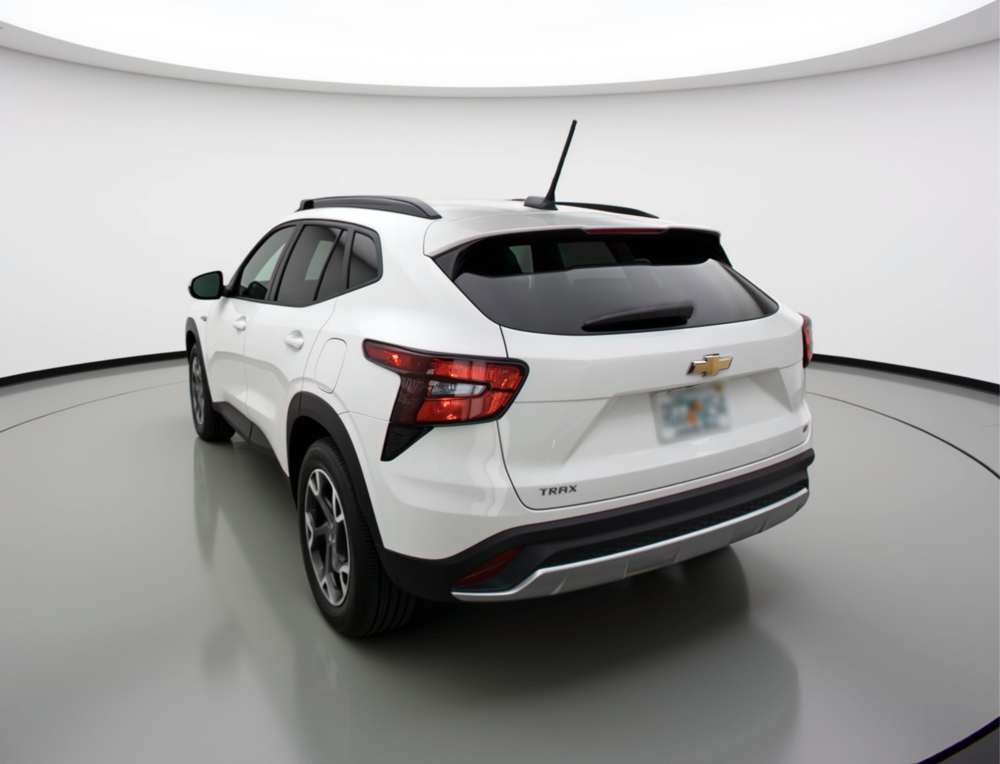 Used 2025 Chevrolet Trax LT w/ LT Convenience Package FWD image 6