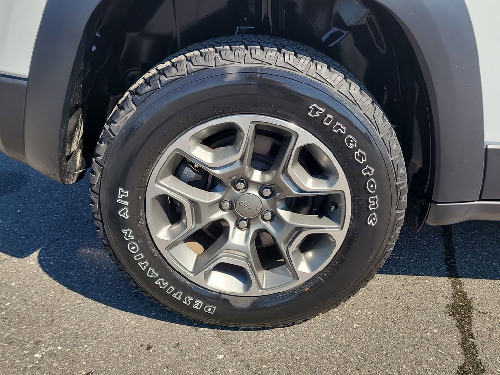 Certified 2022 Jeep Cherokee Trailhawk image 5