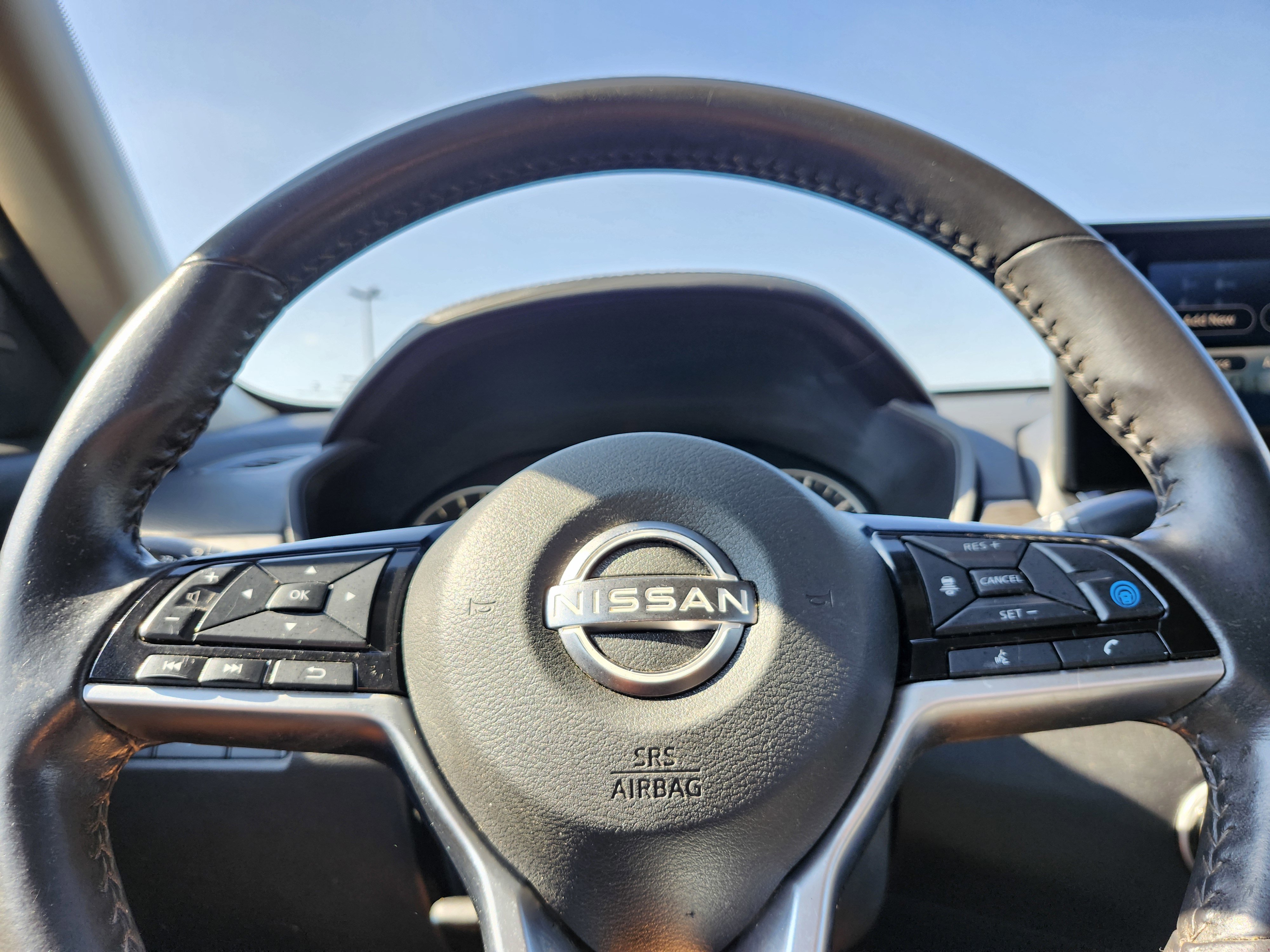 Used 2023 Nissan Altima 2.5 SV w/ SV Premium Package image 21