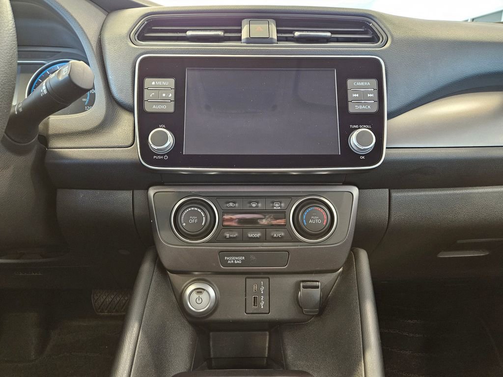 Certified 2023 Nissan Leaf S image 19