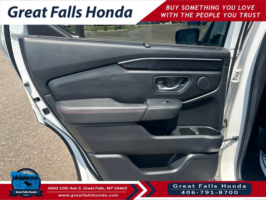 Used 2025 Honda Pilot Black Edition image 20