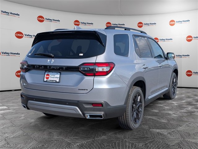 New 2025 Honda Pilot Touring image 5