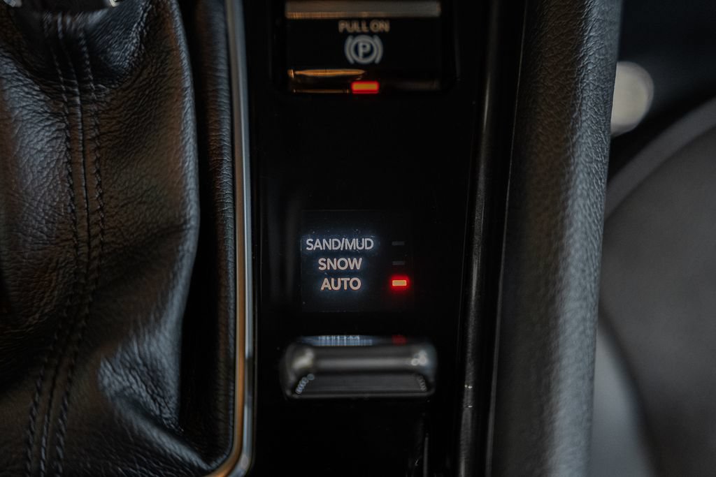 Certified 2023 Jeep Compass Latitude AWD/4WD image 18