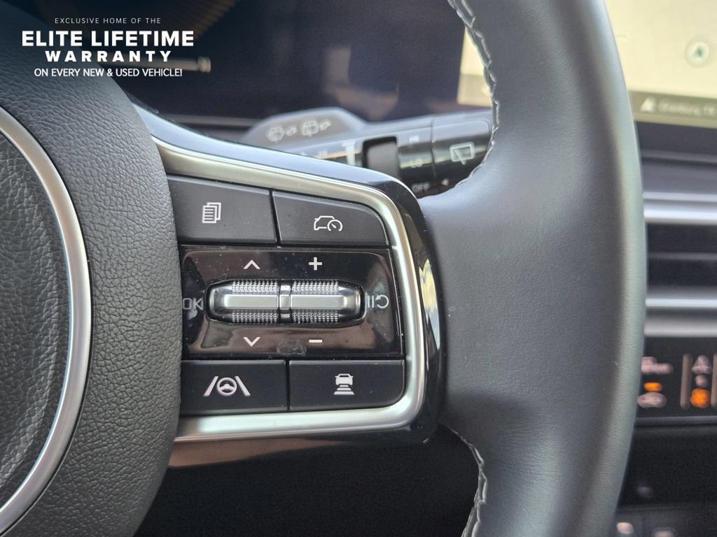 Certified 2025 Kia Sorento EX w/ Panoramic Sunroof Package AWD/4WD image 28