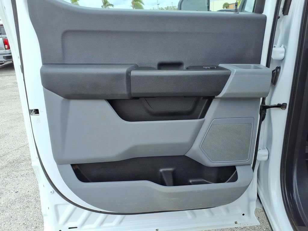 Used 2023 Ford F250 XL w/ Camper Package image 21