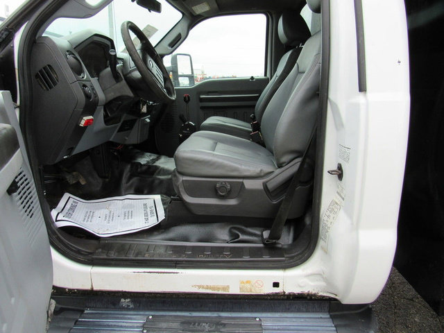 Used 2015 Ford F550 2WD Regular Cab Super Duty image 23