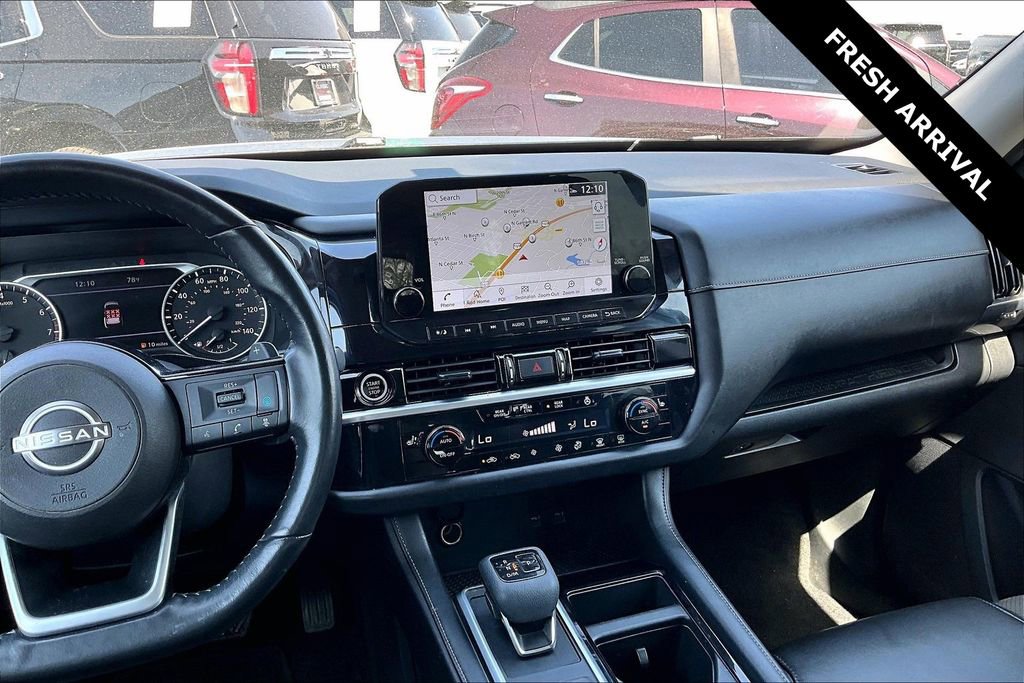 Used 2022 Nissan Pathfinder SL AWD/4WD image 9