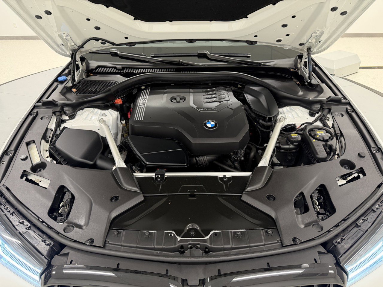 Used 2023 BMW 530i xDrive w/ Executive Package image 67