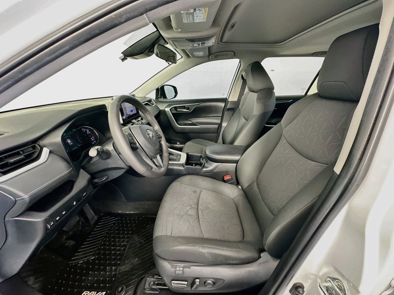 Used 2023 Toyota RAV4 XLE w/ Convenience Package AWD/4WD image 20
