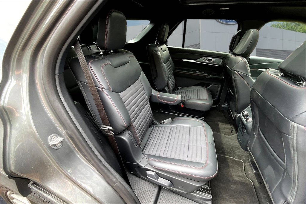 New 2026 Ford Explorer ST-Line w/ ST-Line Street Pack AWD/4WD image 10