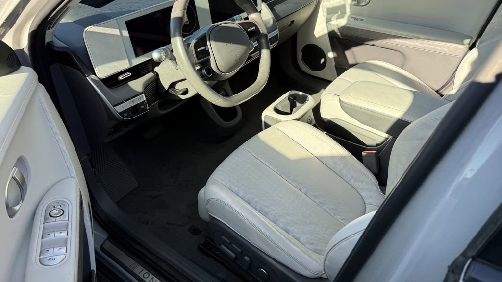 Used 2023 Hyundai Ioniq 5 Limited image 3