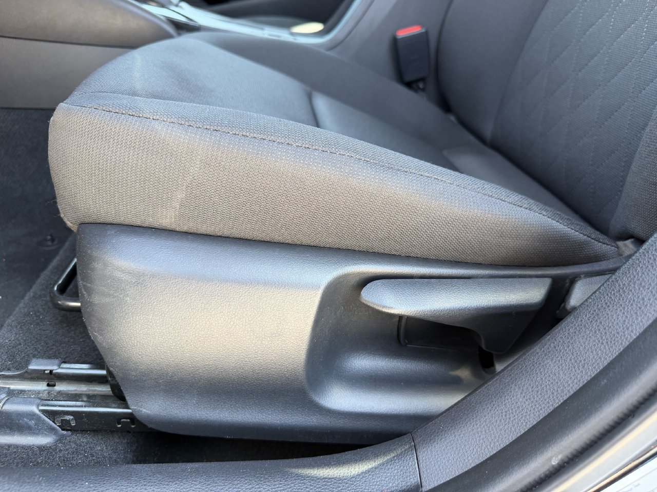 Used 2025 Toyota Corolla LE FWD image 22