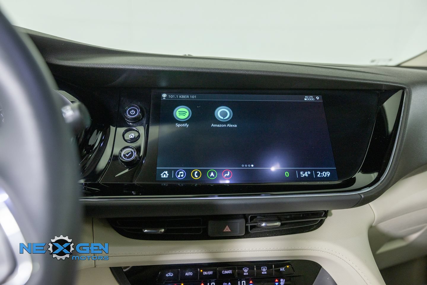 Used 2022 Buick Envision Avenir w/ Technology Package II FWD image 20