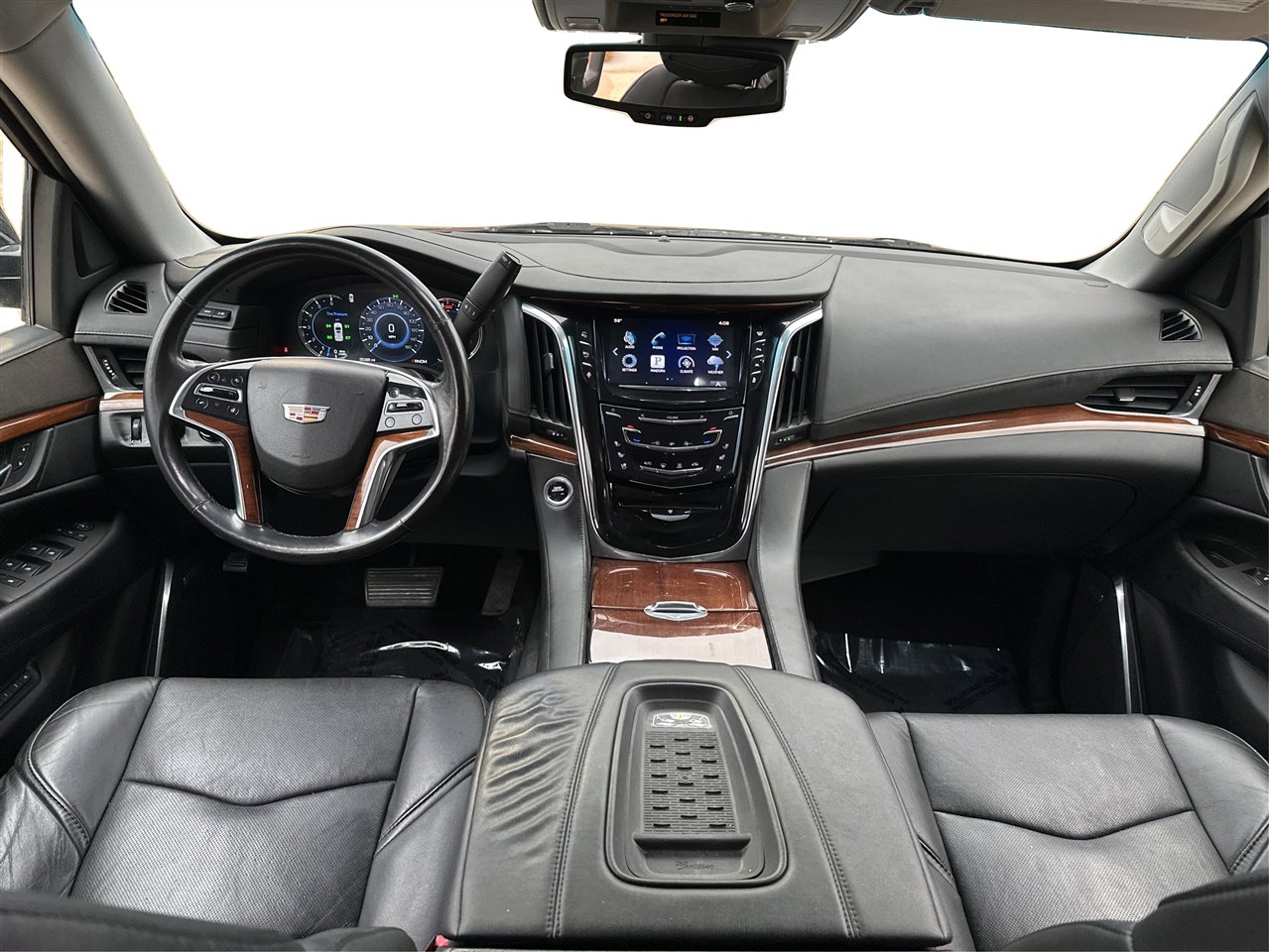 Used 2016 Cadillac Escalade ESV Luxury image 32