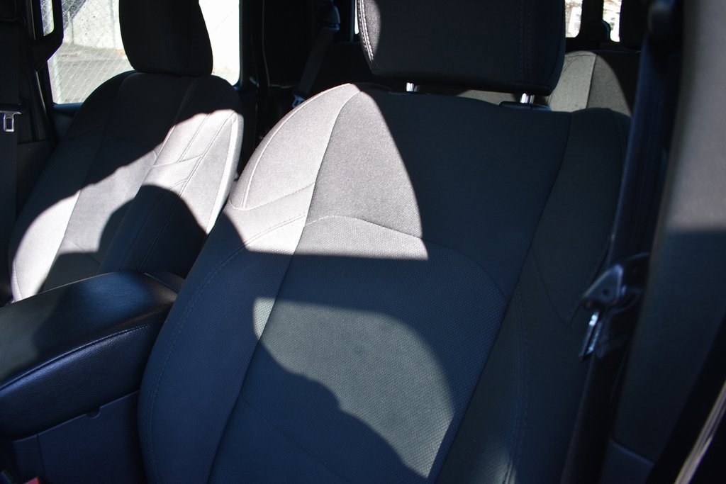 Used 2022 Jeep Gladiator Sport image 9