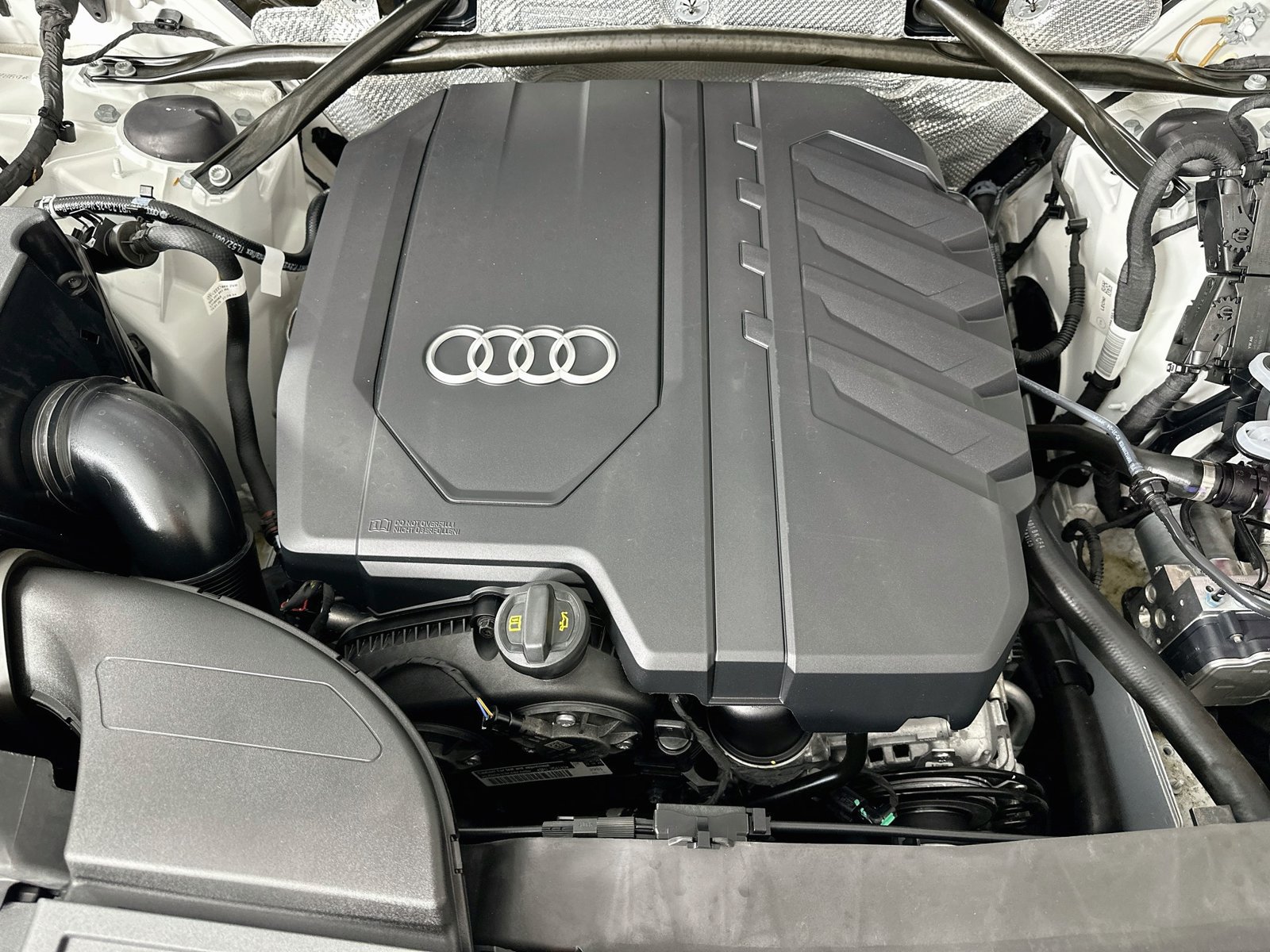 Used 2025 Audi Q5 2.0T Premium Plus w/ Premium Plus Package AWD/4WD image 12