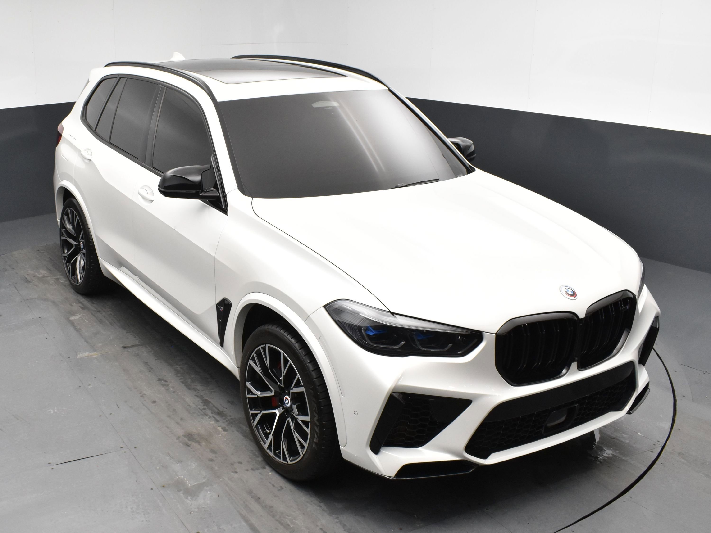Used 2023 BMW X5 M w/ Competition Package image 22