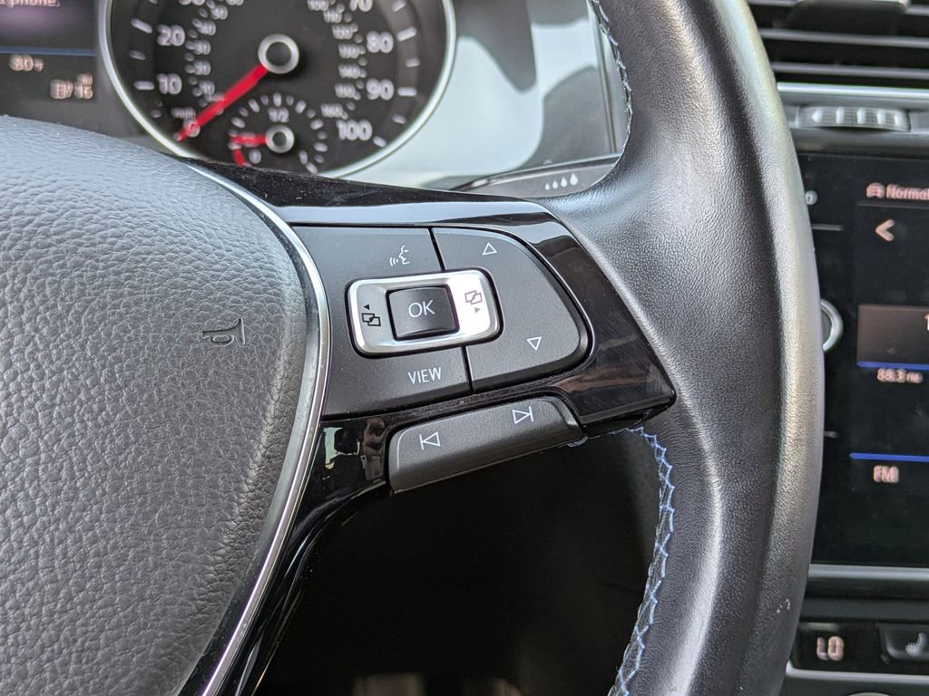 Used 2019 Volkswagen e-Golf SE image 25