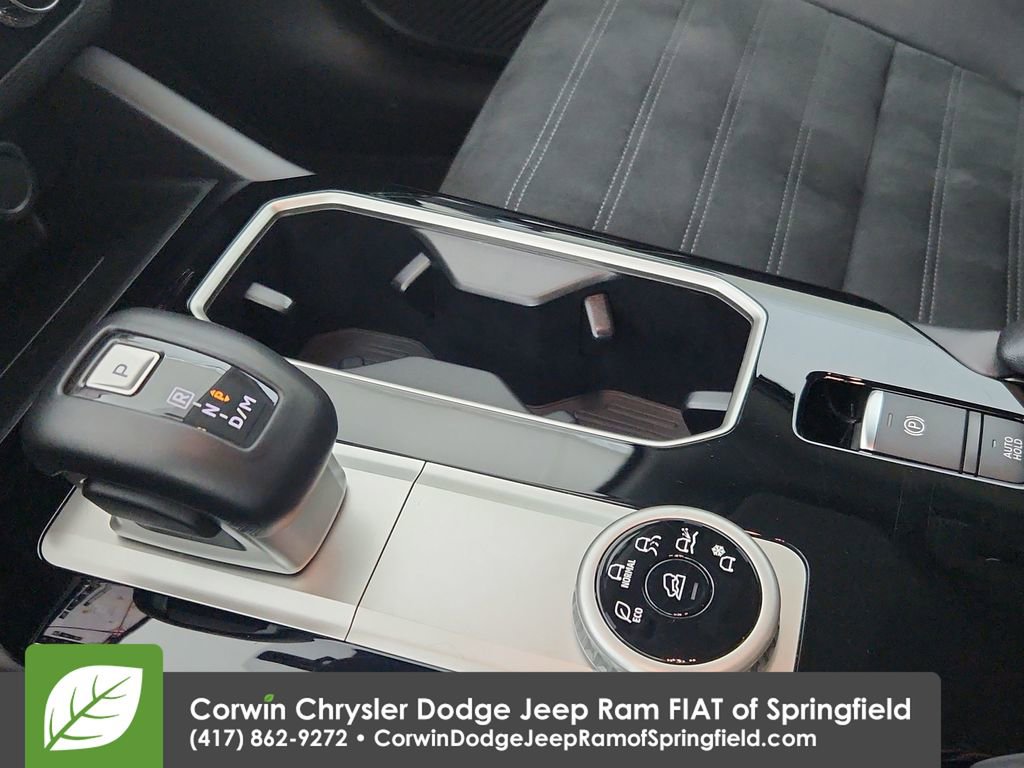 Used 2025 Mitsubishi Outlander SE image 27