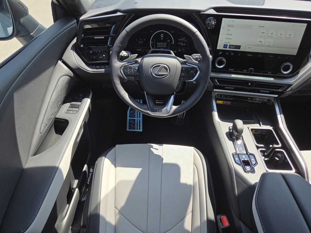 New 2025 Lexus TX 500h AWD image 4