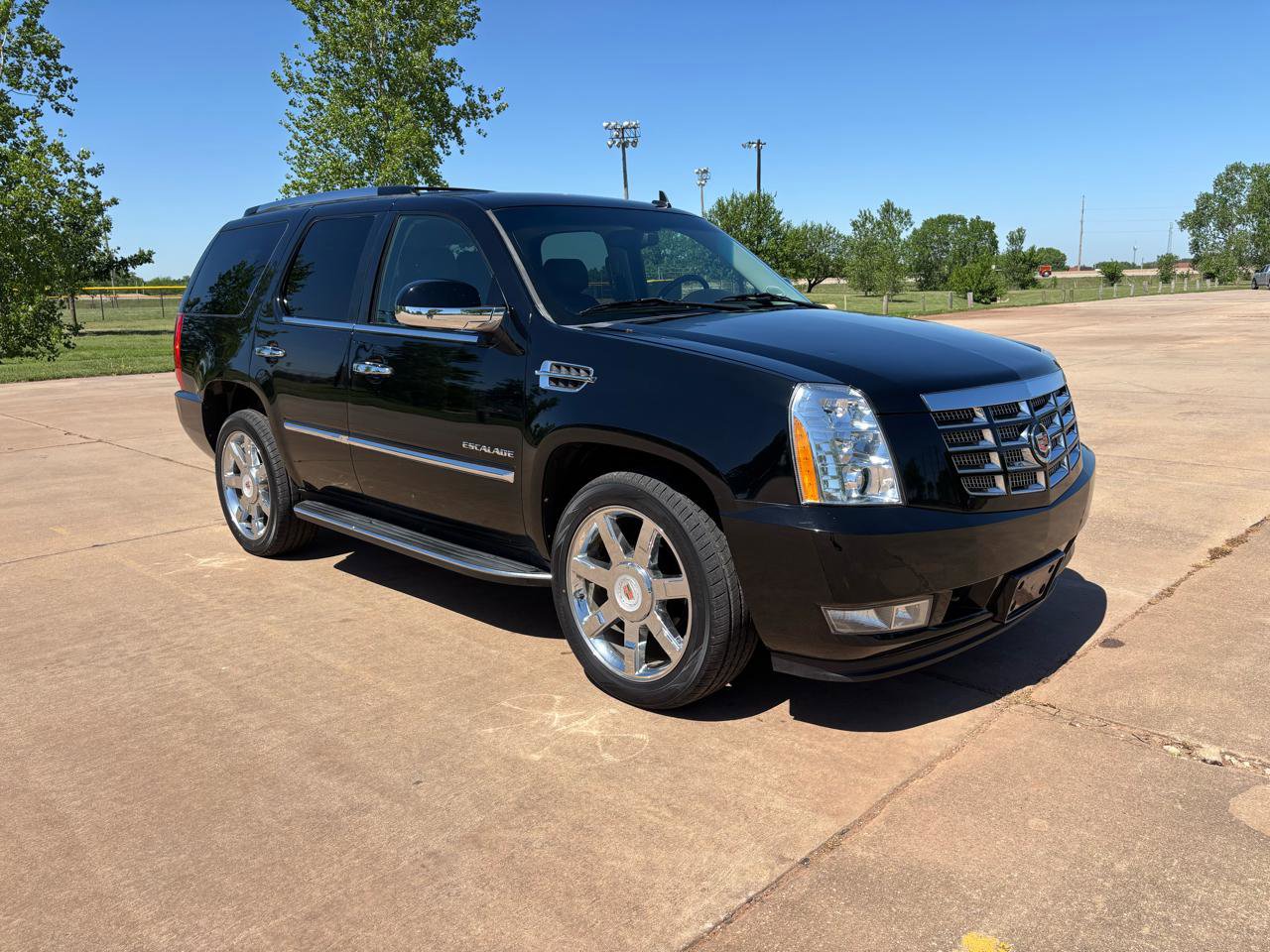 Used 2014 Cadillac Escalade Luxury RWD image 31