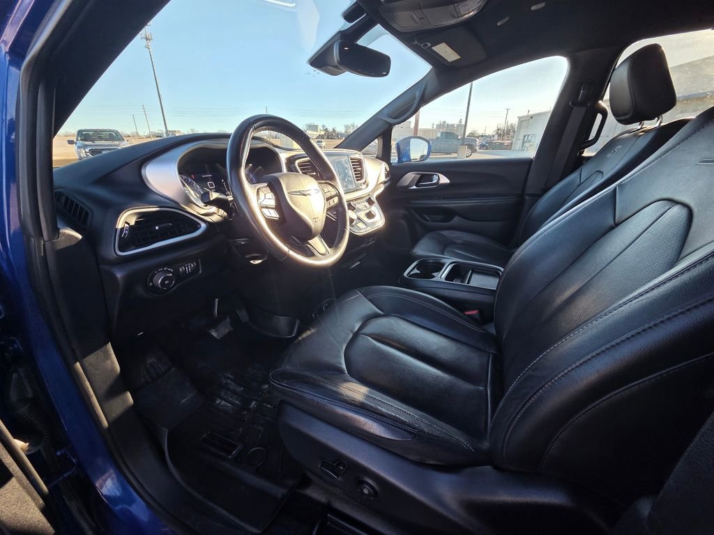 Used 2020 Chrysler Pacifica Touring-L w/ Advanced Safetytec Group image 13