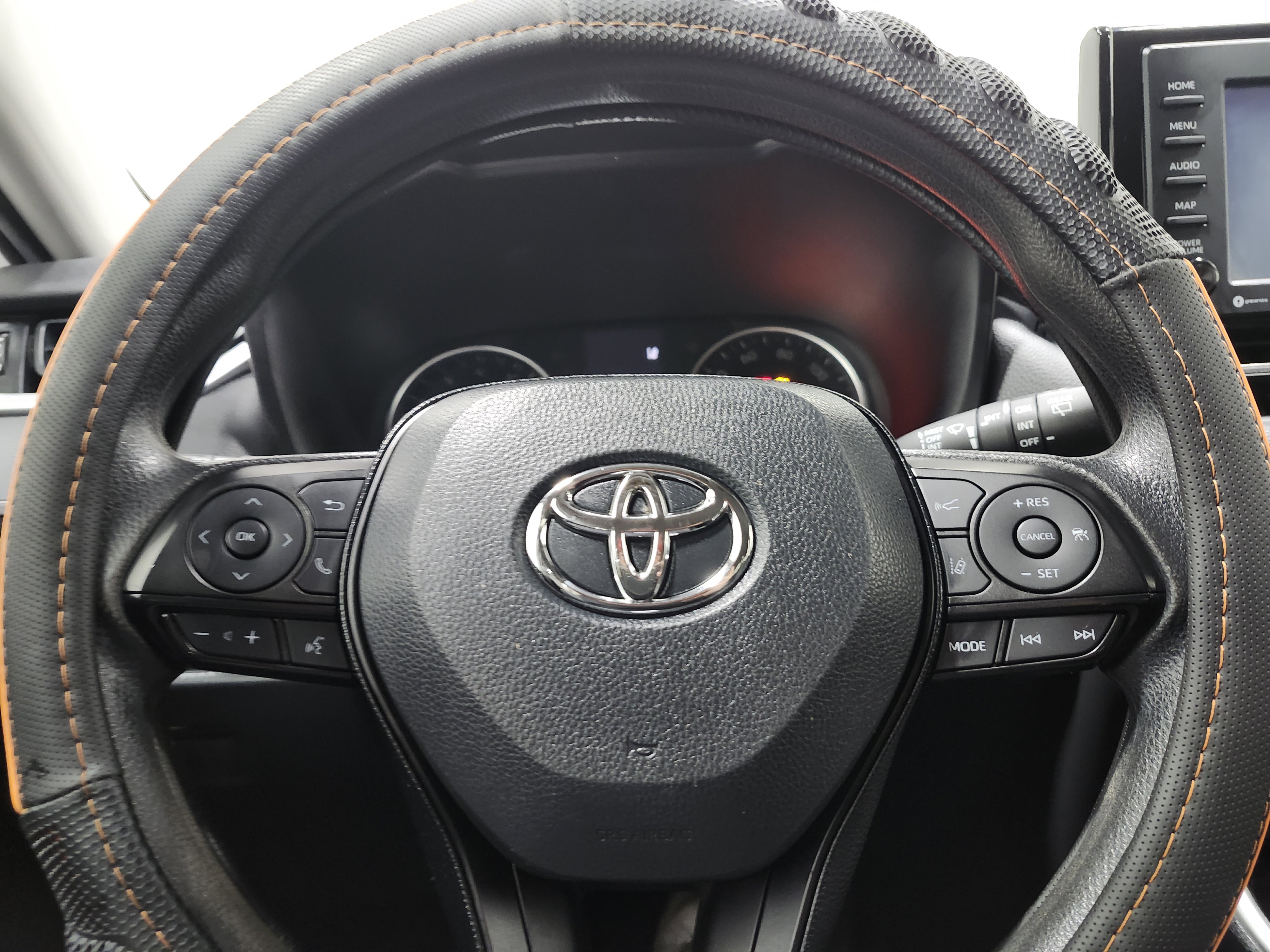 Used 2020 Toyota RAV4 XLE w/ All Weather Liner Package image 29