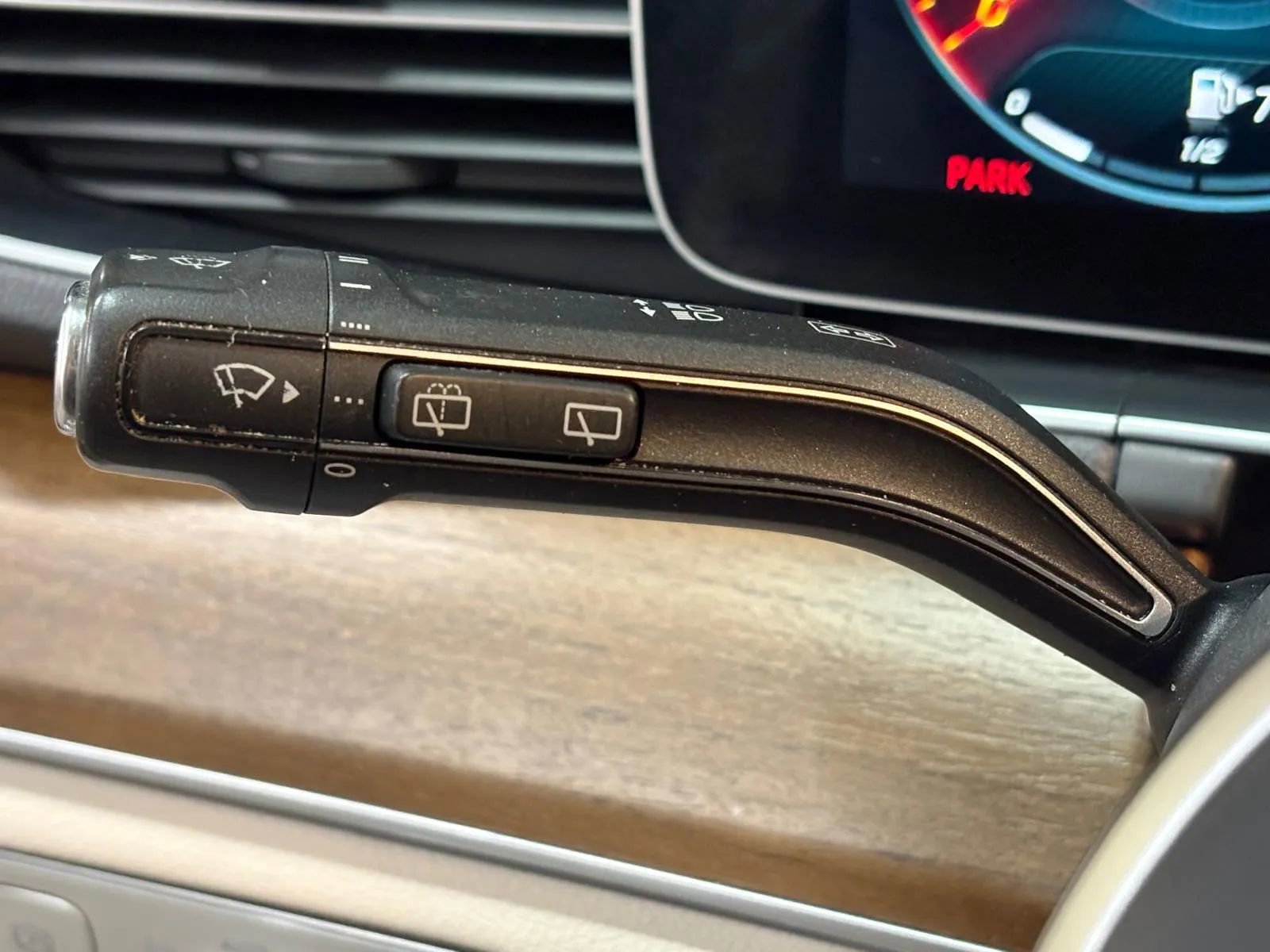 Used 2020 Mercedes-Benz GLE 350 4MATIC image 35