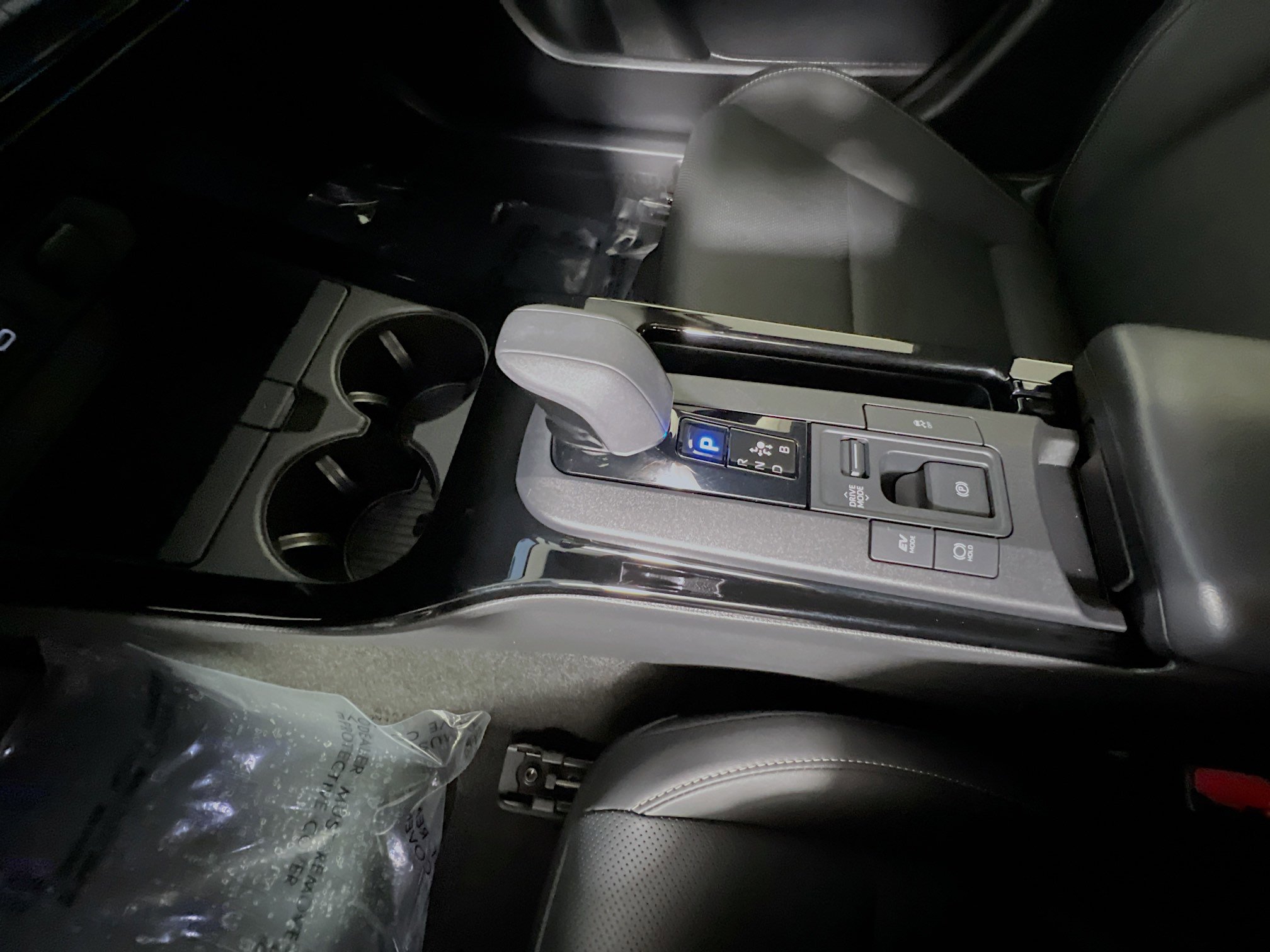 Used 2025 Toyota Prius XLE FWD image 25