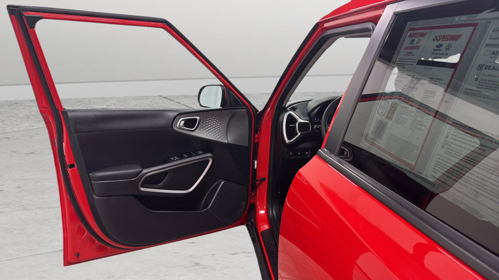 Used 2021 Kia Soul LX image 13