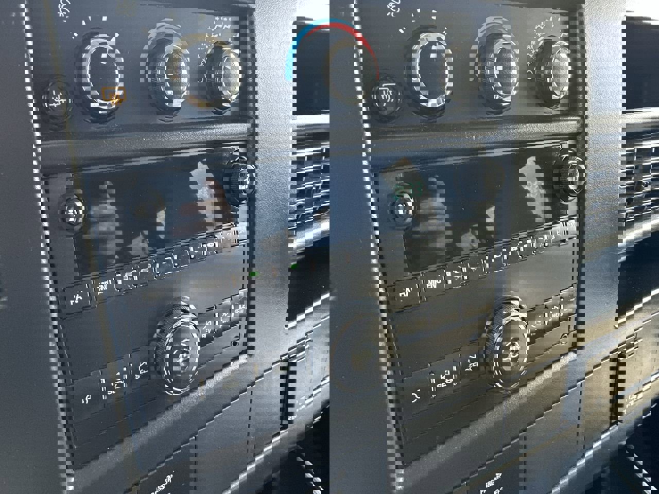 Used 2017 GMC Savana 2500 LT w/ LT Preferred Equipment Group image 16