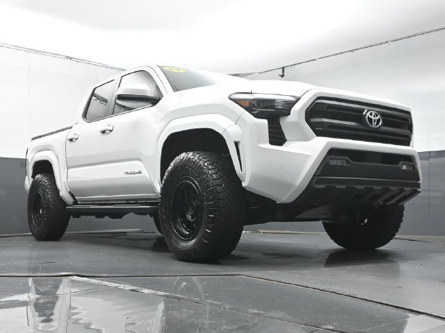 Used 2024 Toyota Tacoma SR5 w/ SR5 Upgrade Package RWD image 35