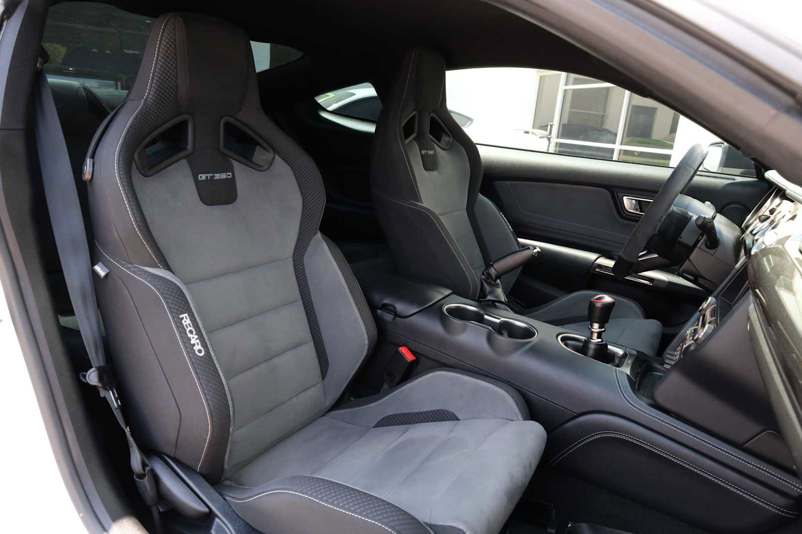 Used 2019 Ford Mustang Shelby GT350 w/ Technology Package RWD image 39